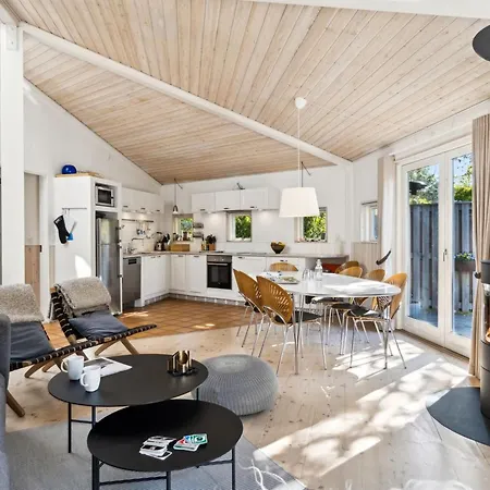 Magh - 400m From The Sea By Interhome